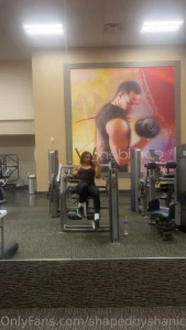 Gymmmmm time this ab machine has been my holy grail for a while i