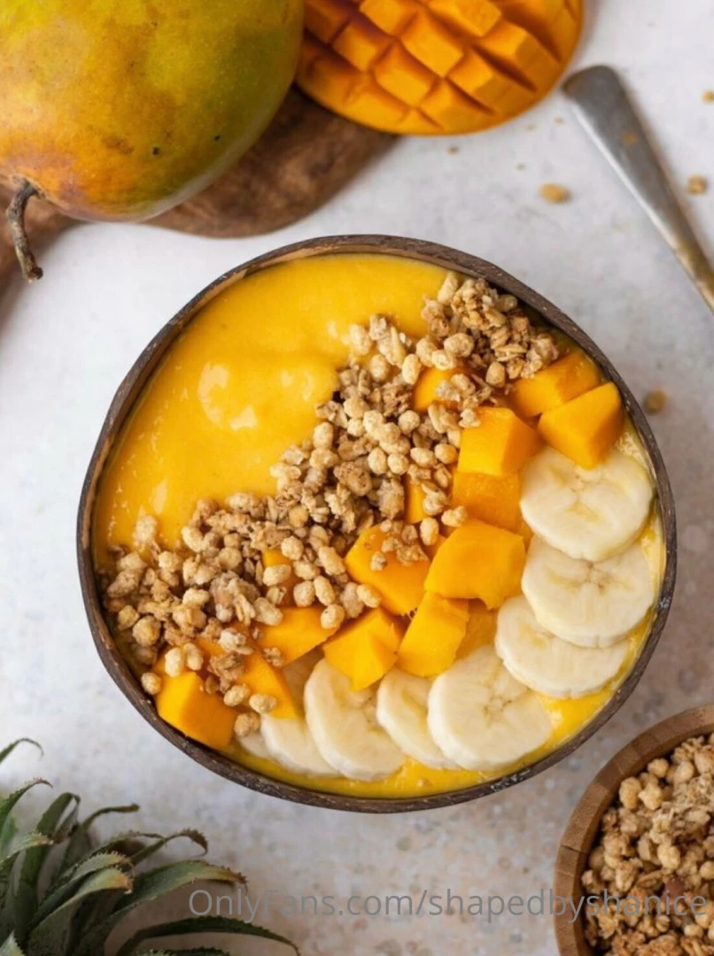 My breakfast i really enjoy eating and making smoothie bowls they are 