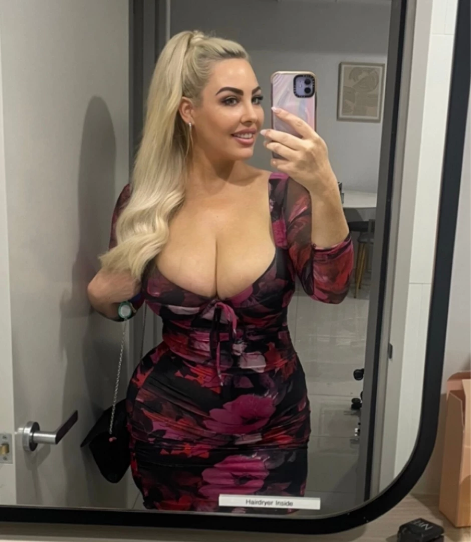 Stop scrolling dm me and let me help you cum 