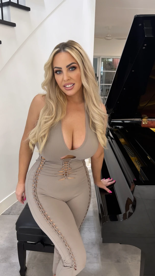 Imagine i m your piano teacher and every time you get the tune right i 