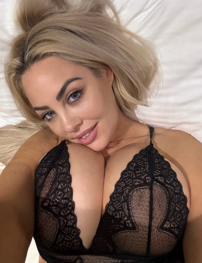 Bored and want some love inbox me and tell me about your day and i ll 