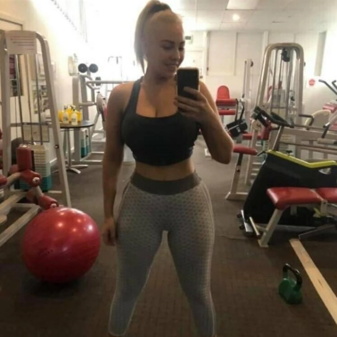 Would you let me bounce on your cock after a sweaty gym session 