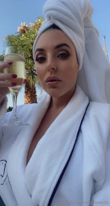 For all my beta bitches with tiny little dicks i enjoy my champagne