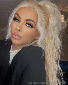 Come and chat to me on my exclusive account i fancy talking right now