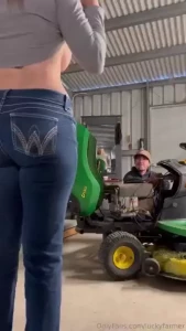 I get distracted easily melonfarmerswife looking at you literally