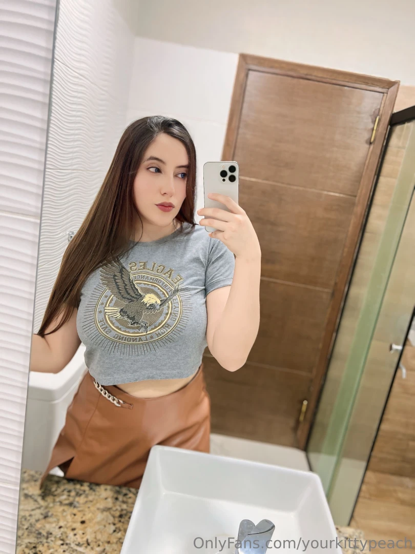 I m your guilty pleasure no need to resist anymore i know you can t 