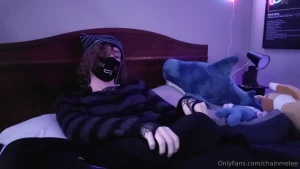 Ready for 11 minutes of emo femboy bending and jerking 3 should let me