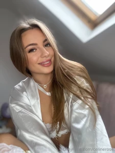 Behind-the-scenes access to your dream girl