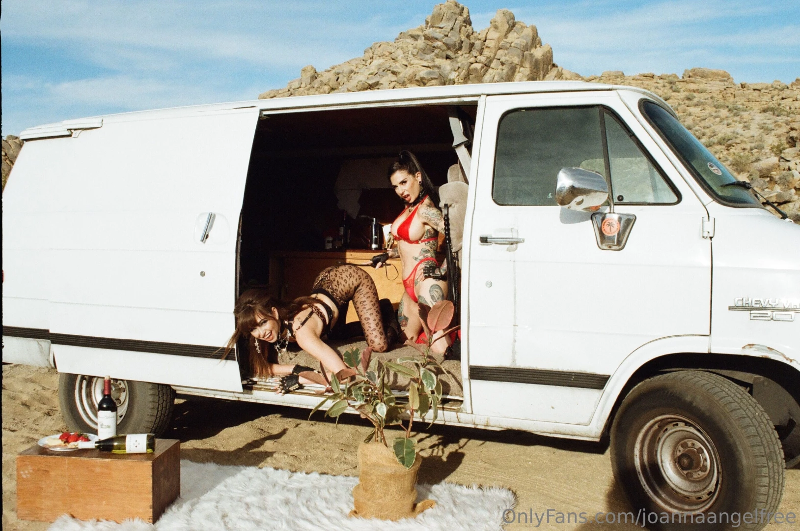 Desert or dessert find the video on my other page joannaangel 