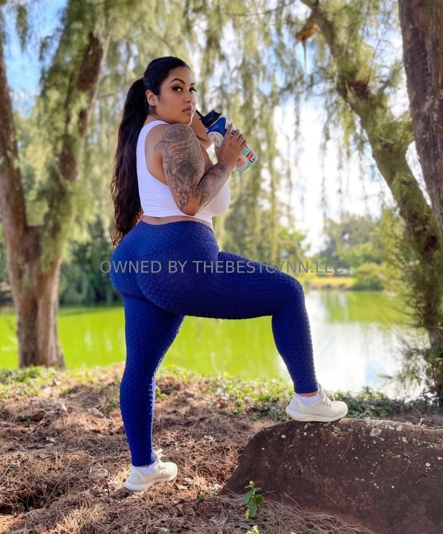 My eyes aren t down there baby 