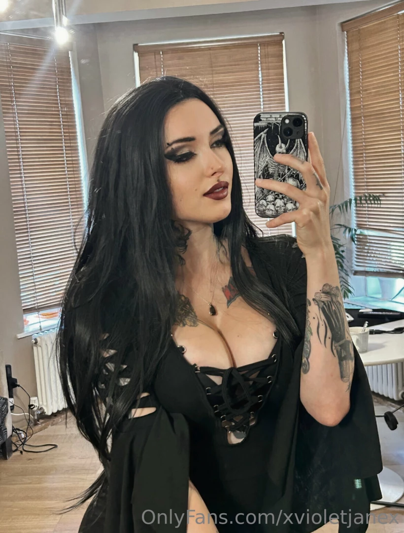 Should i dye my hair to brunette 