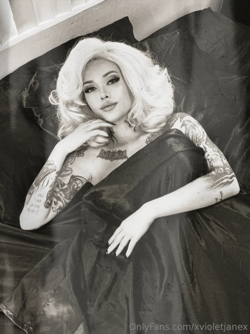 Pov you wake up in bed with me 