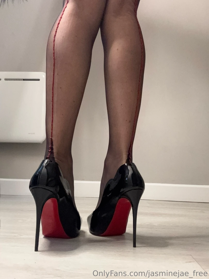 Want to see the whole outfit 