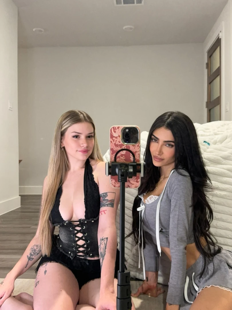 Got naked with cupofchaii yall ready to see the nudes we took message part 2 