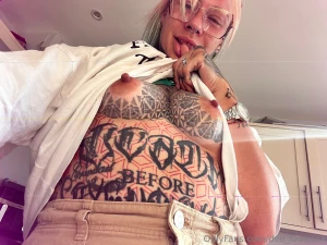 Sign up to my vip page and message me fresh mornings for a very