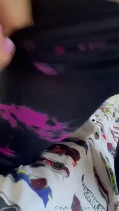 Filming custom for a fan left me wanting more than teasing and shaking 