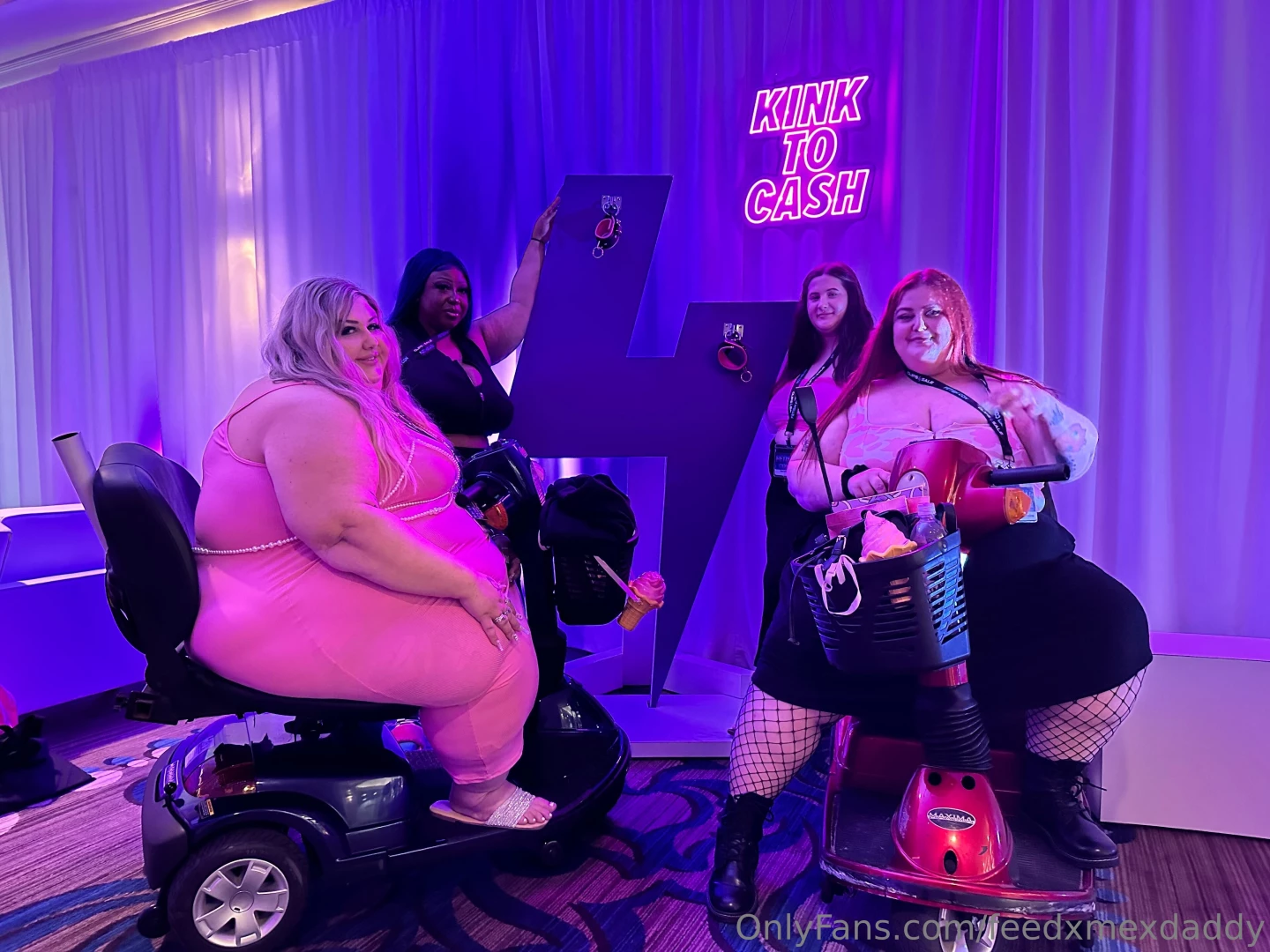 Fetishcon was so much fun i loved getting to meet some new friends and part 3 