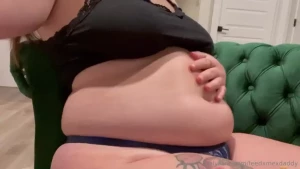 I totally gorged myself on taco bell tonight and i look massive part 1