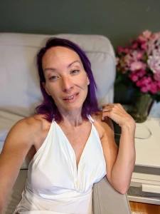 Girls like being surprised with flowers want to see more of me