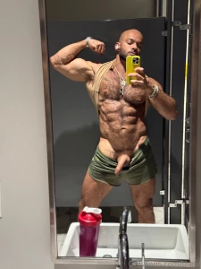 I know you wanna sniff my hairy body right