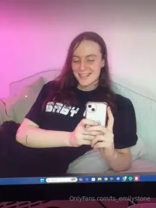 We are live come hang out cuties