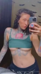 Not gonna lie under titties are the best titties fight me