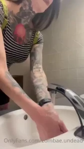I bet you re wondering why i m posting a video of me washing my hands