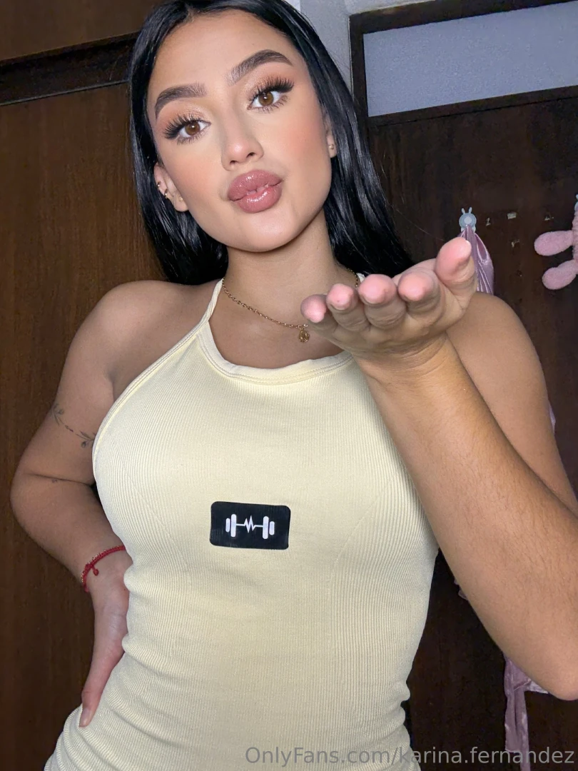 Glossy girl in a velvet world 