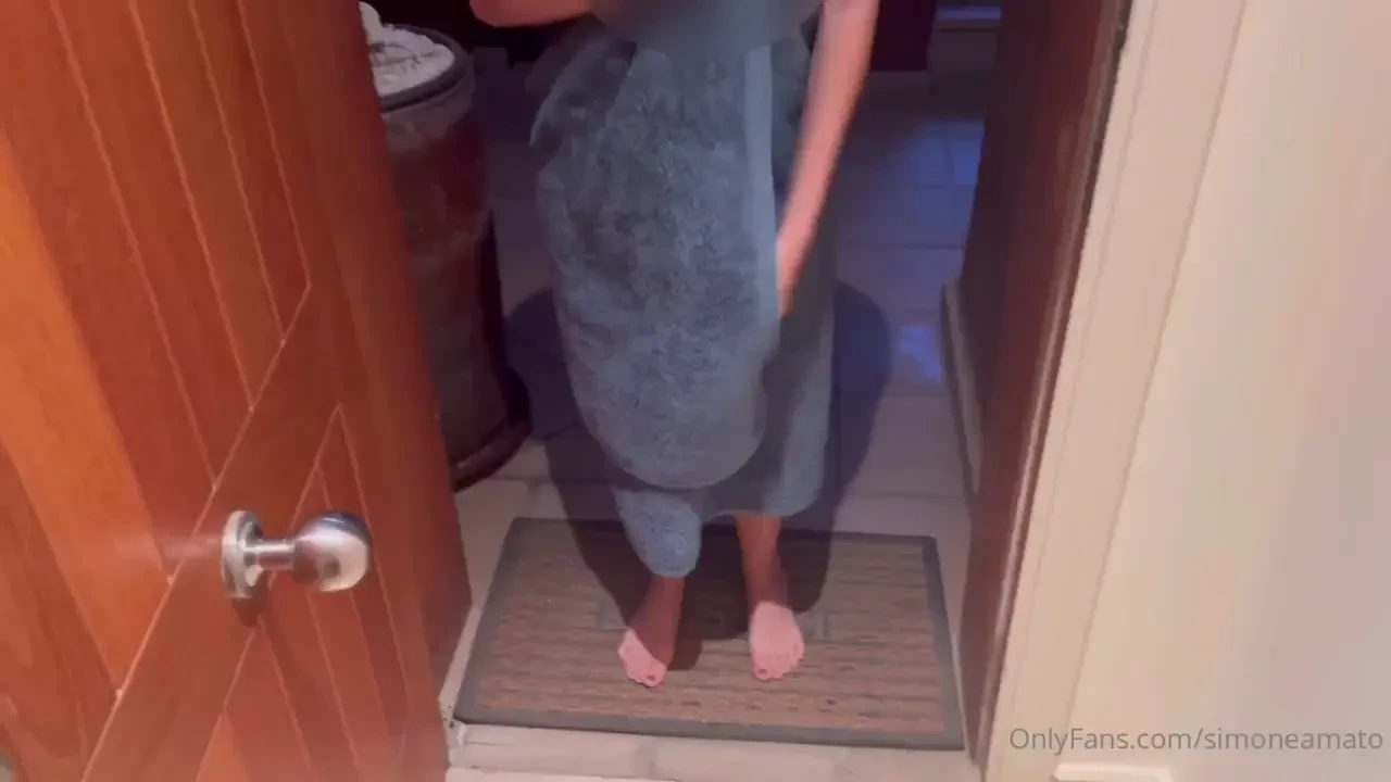 Raga non potete capire cosa mi successo la vicina di casa questo video 