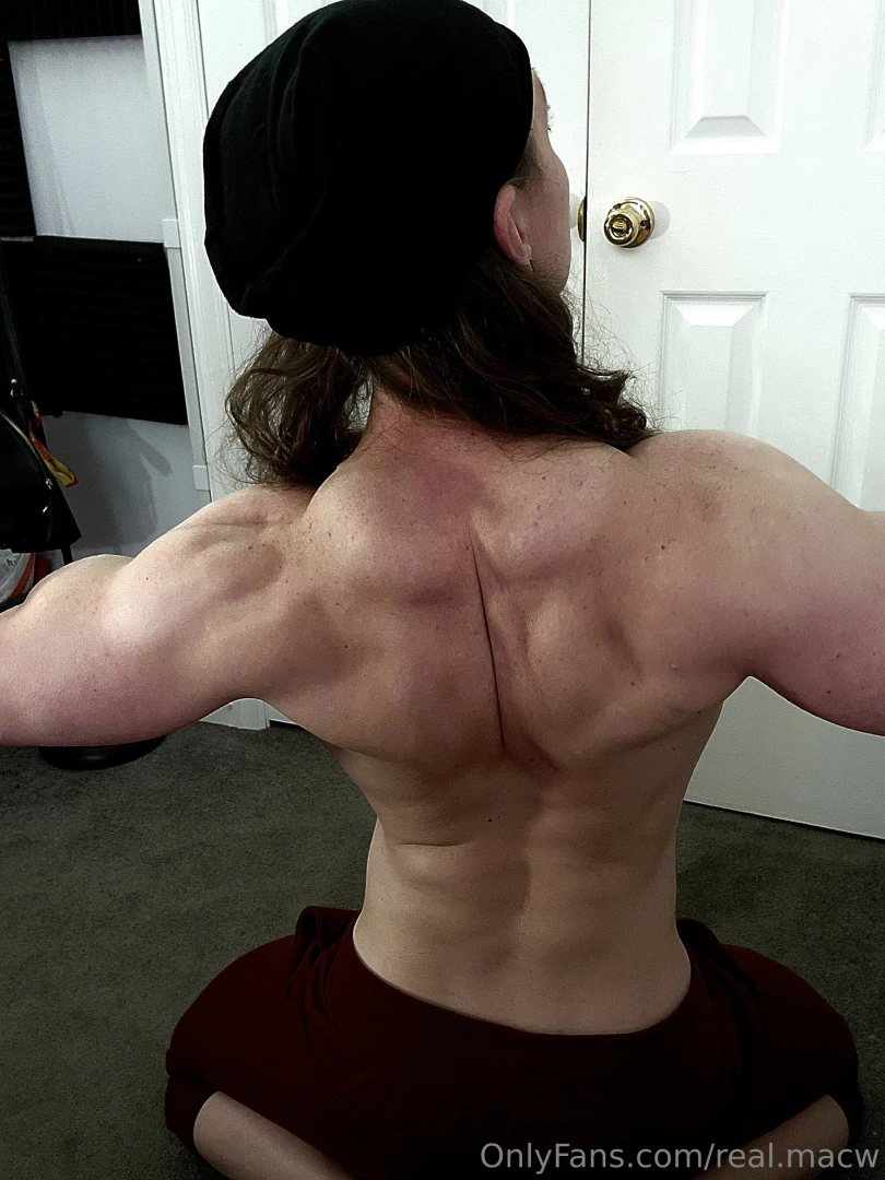 Built up my back enough to where i officially have back cleavage 