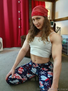 It snowed here and i m finally getting into the spirit of the holiday