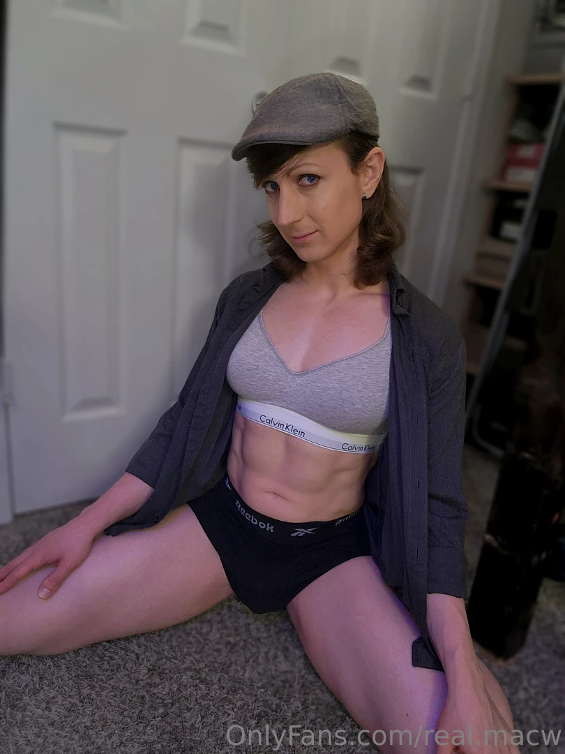 Would you mind holding this for me it s a bit of a handful 