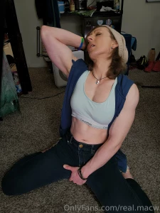 Feeling so excited today for some reason maybe you can help out