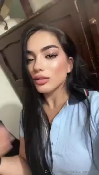 A kiss that s out of this world 