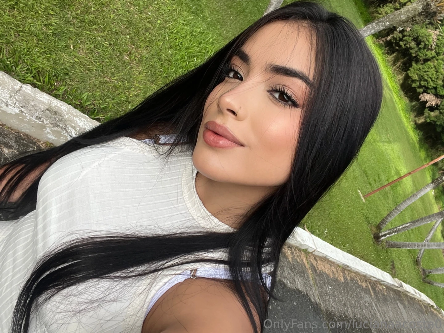 Soft lips sharp tongue wet thighs 