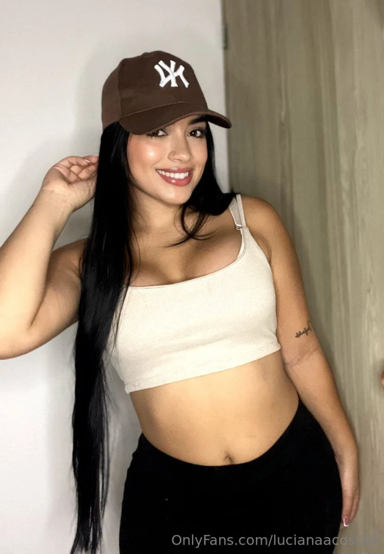 I look sweet but this caption has teeth 