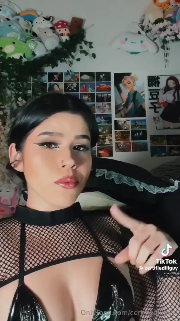 Seducing you in your dms go take a look 