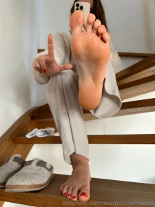 Follow my leadership and sniff them now