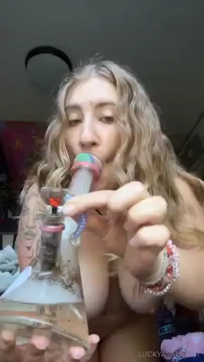 luckyasaducky - Morning bong rip also me dying from the rip 