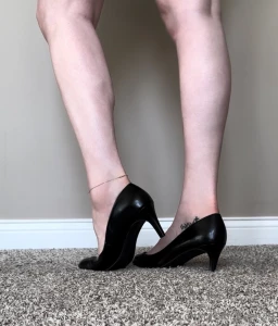 A 6-picture album showing off my long muscular legs in my size 15 part 4