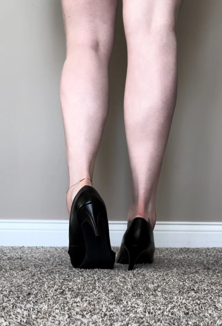 A 6-picture album showing off my long muscular legs in my size 15 