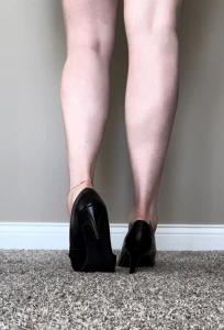 A 6-picture album showing off my long muscular legs in my size 15