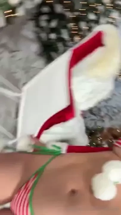 Would you let me clean your sleigh in the sexiest way possible check 