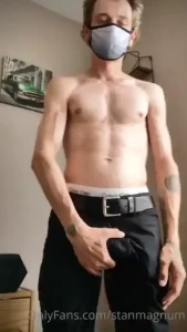 Wanna cum over and massage my body with some oil then you can suck