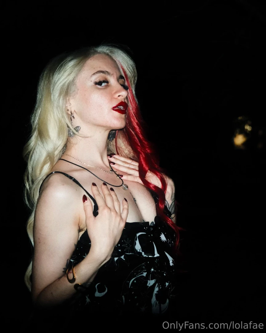 Oh i see you can t help yourself when you look at me 