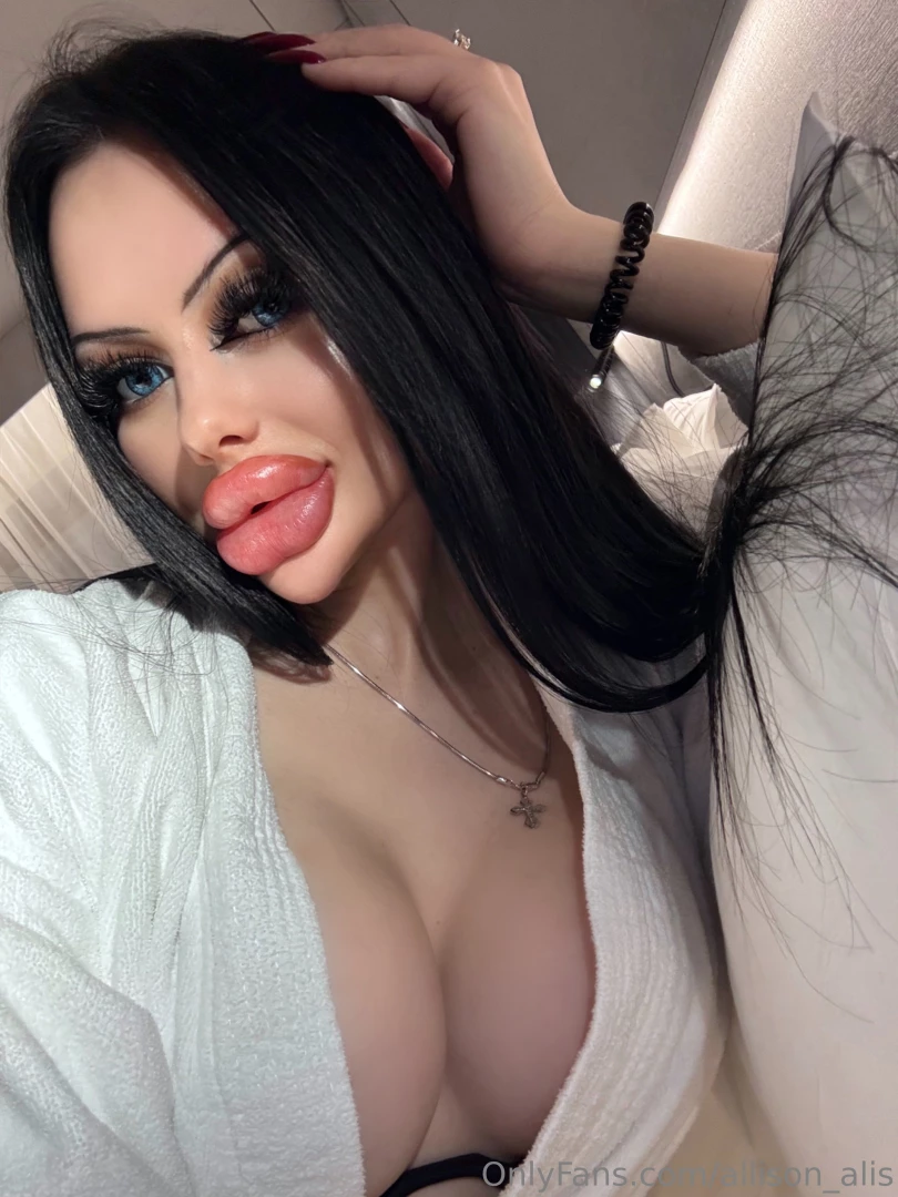 Enjoying my evening in the bed 