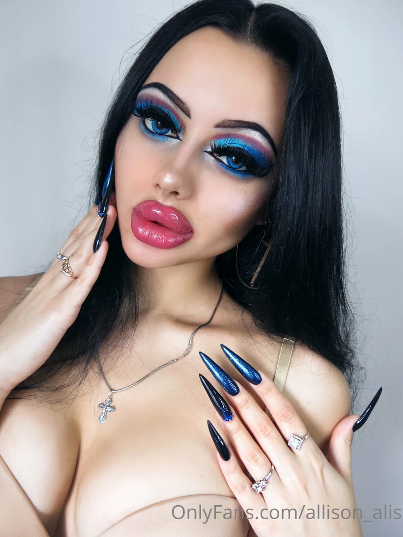 Sweet lips sweet dreams 
