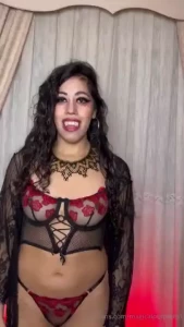 Turned into a vampire by the vampire queen make sure to please her