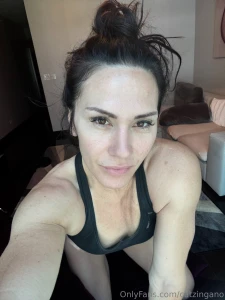 Good morning hope you re having a great weekend i m going to train and