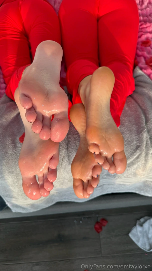 The aftermath of when me and hang10toess let super_soles fuck all four part 8 